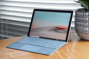 Microsoft Surface Go 2 - with keyboard