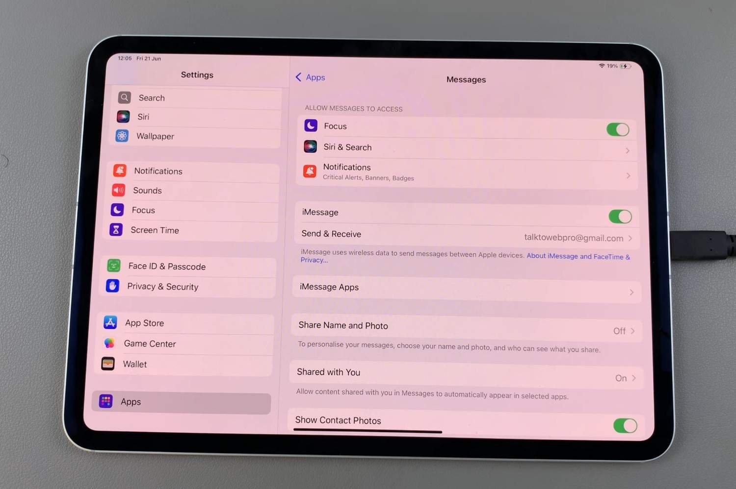 active iMessage on iPad
