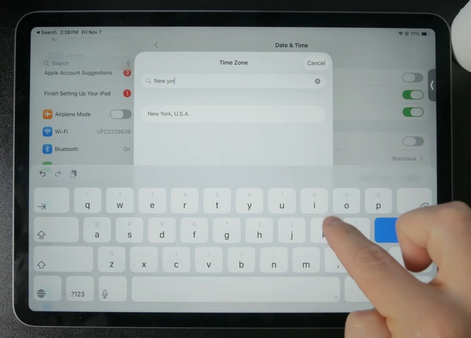 changing time zone on iPad